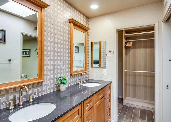 Holiday home Townhome W/ Mountain View, Pool Access! *