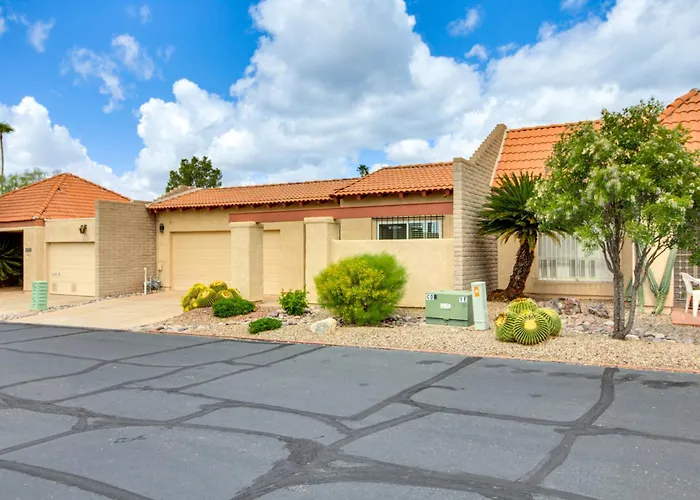 Holiday home Townhome W/ Mountain View, Pool Access! Tucson