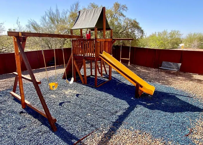Townhome W/ Mountain View, Pool Access! Holiday home
